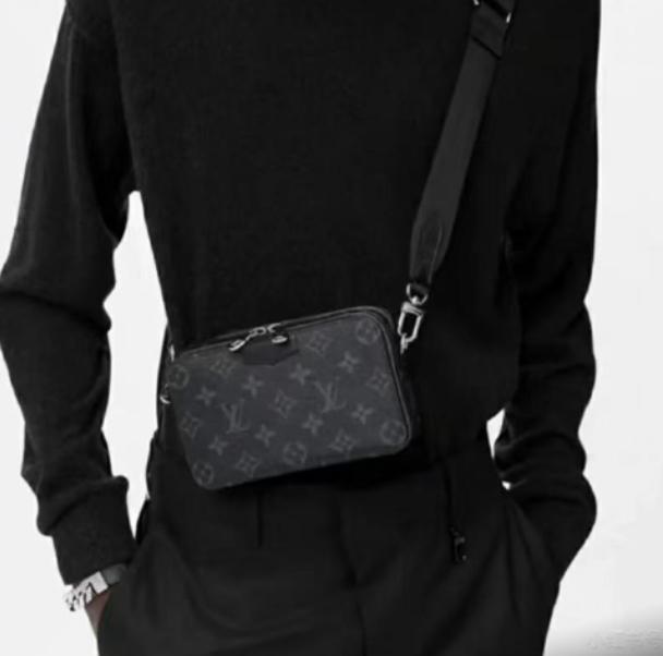 Louis Vuitton Men's Bag