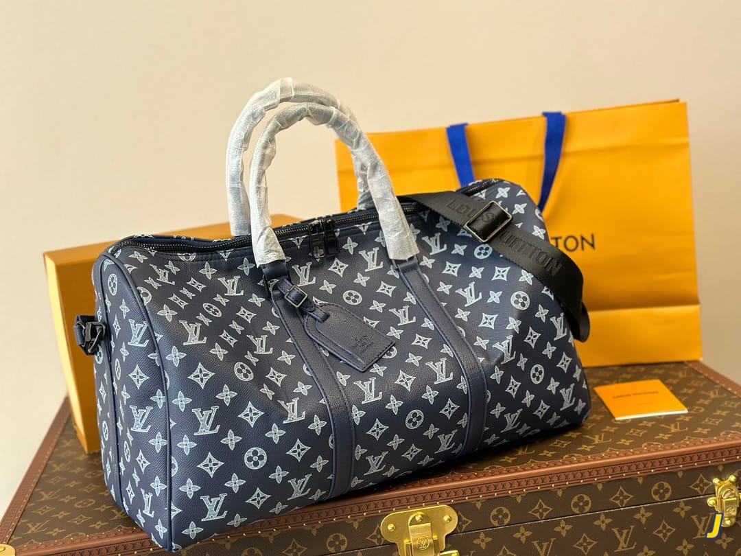 Louis Vuitton Women's Bag