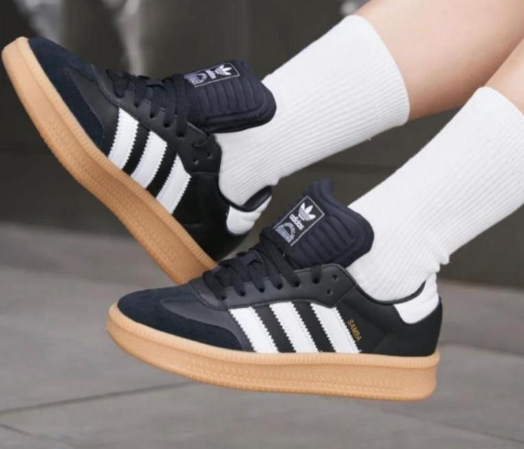 Adidas men's shoe