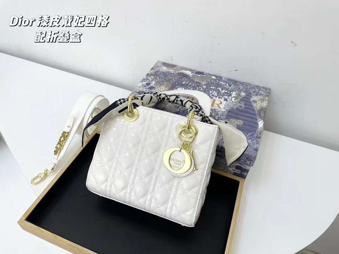 Dior Women Bags