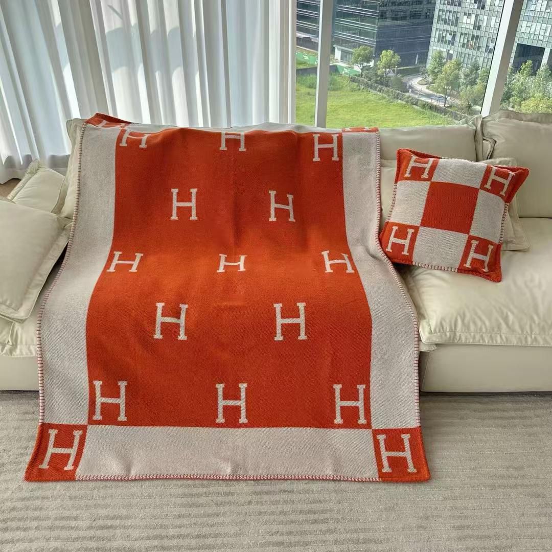 Hermes Pillow & Blanket Set - Aone Brands Dubai