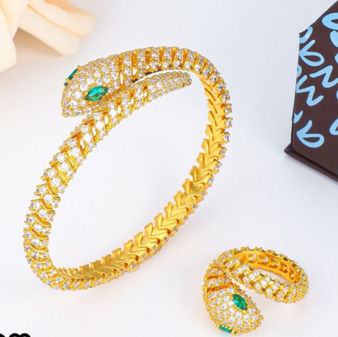 Bvlgari Women's Jewelry Set