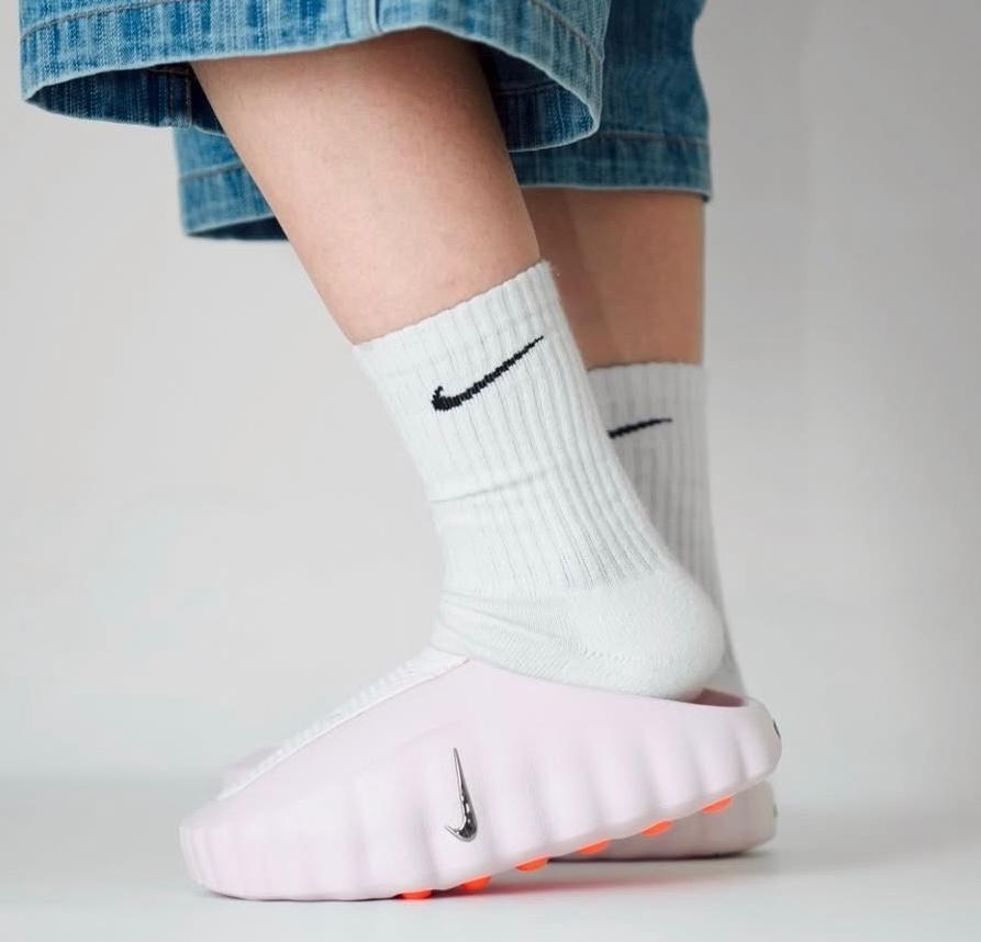 Nike Mind 001 Pearl Pink Hyper Crimson mule side view