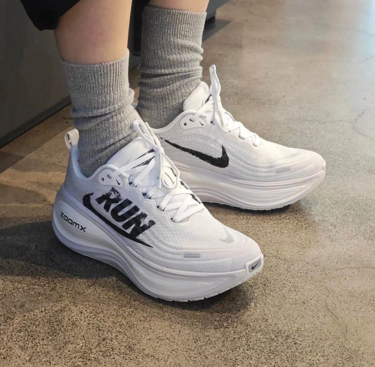 Nike Vomero Premium white black running sneakers