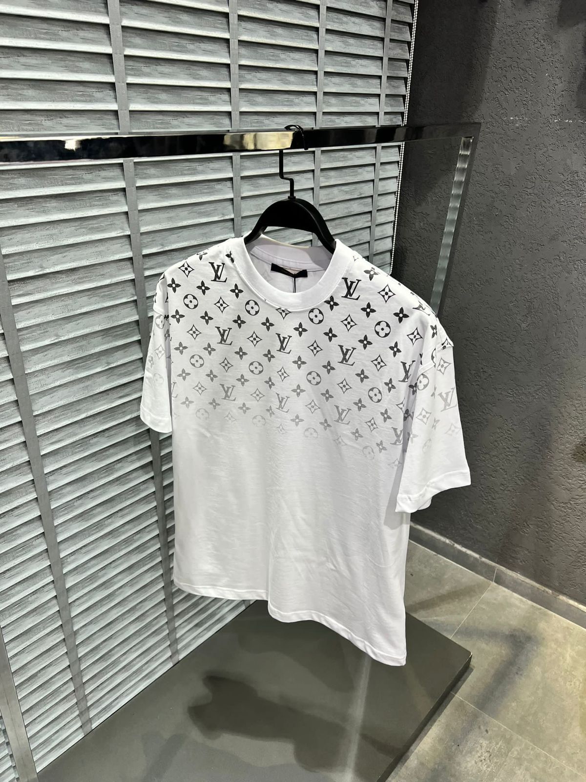 Louis Vuitton Mens T-Shirt