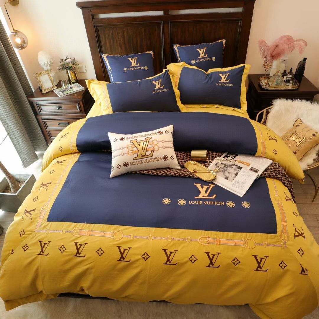 Louis Vuitton King Size Bedsheet Set