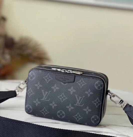 Louis Vuitton Men's Bag