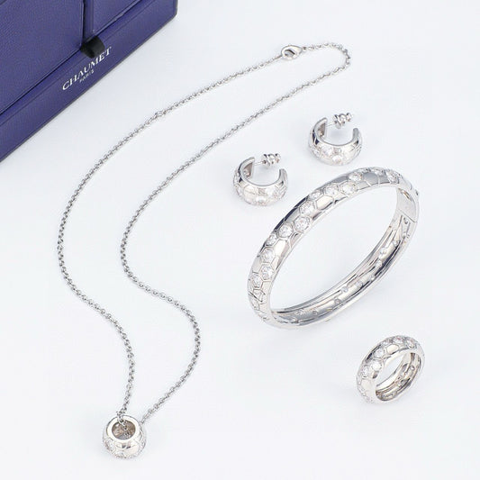 Chaumet Paris Women's Jewelry Set