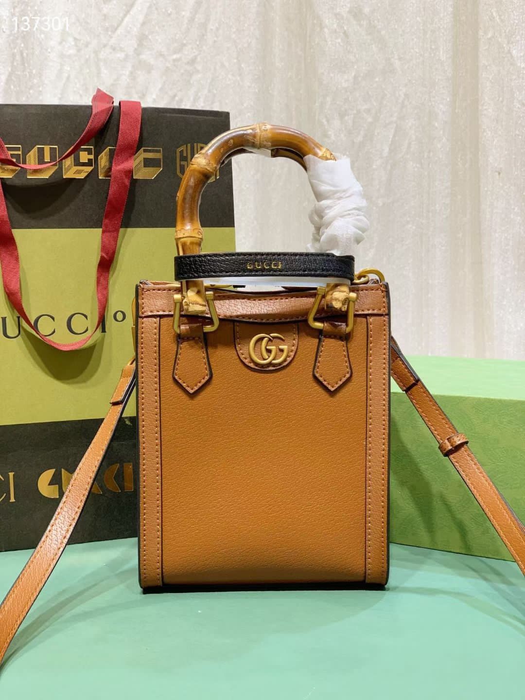 GUCCI DIANA HANDBAG