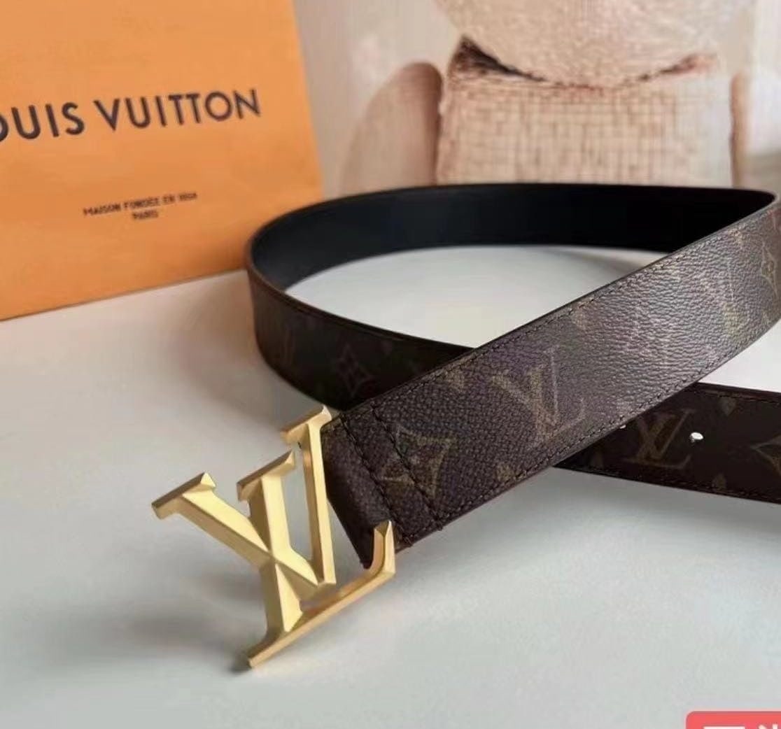 Lovis Vuitton Women's belt