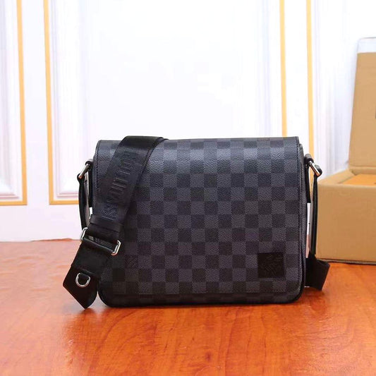 Louis Vuitton Men's Hand Bag