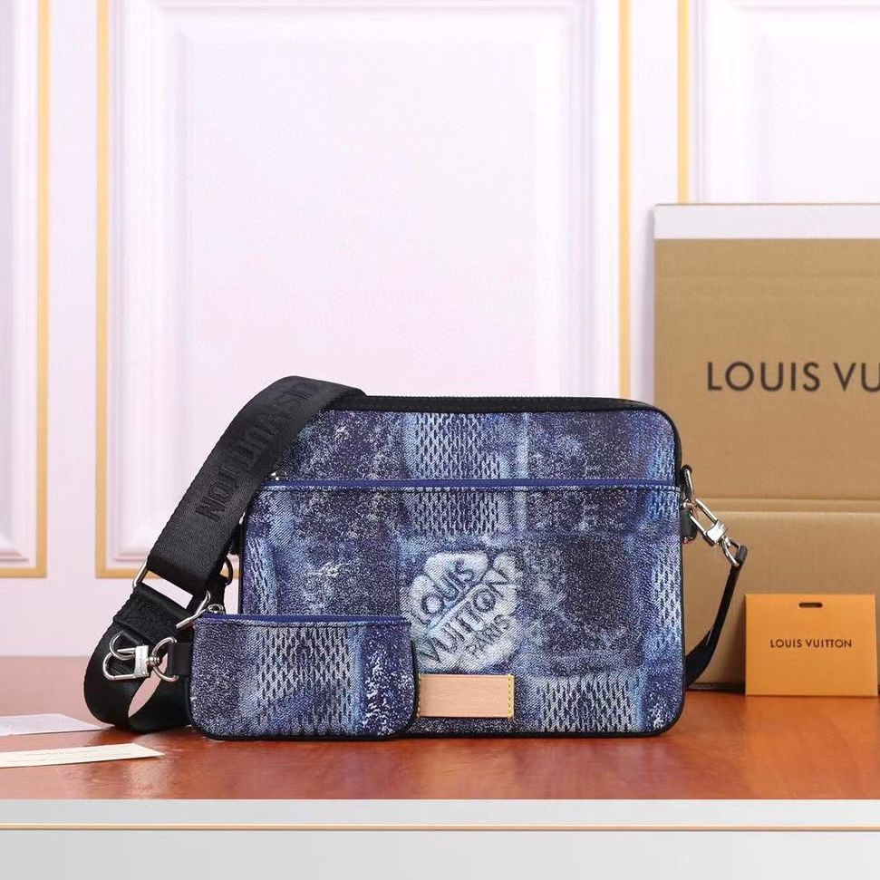 Louis Vuitton Men's Hands Bag