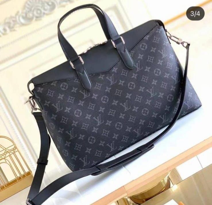 Louis Vuitton Men's Bag