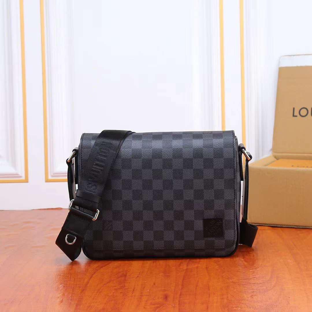 Louis Vuitton Men's Bag