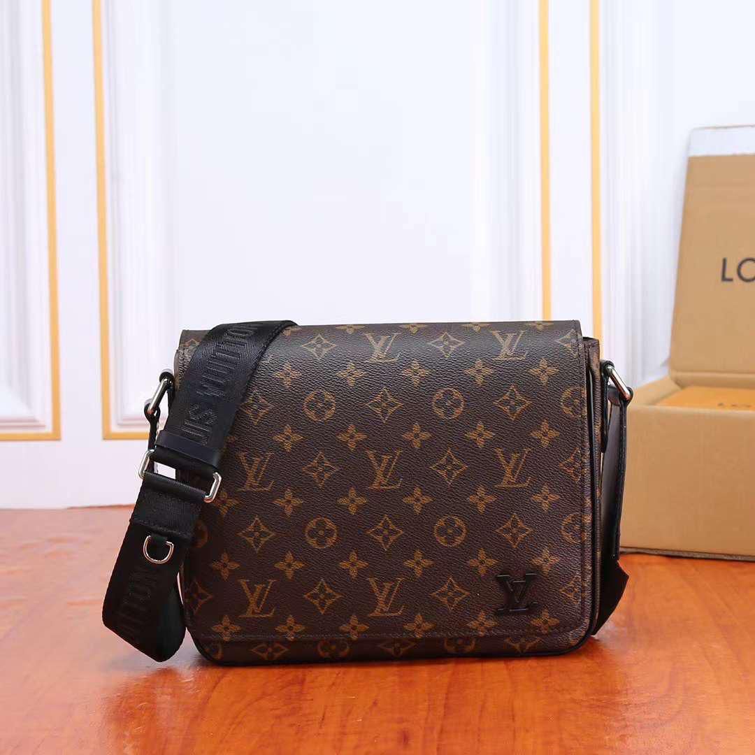 Louis Vuitton Men's Bag