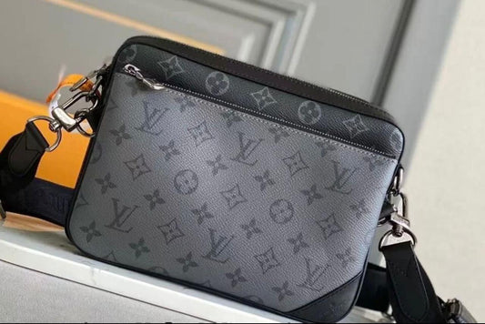 Louis Vuitton Men's Bag