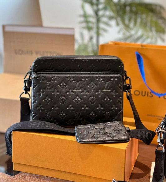 Louis Vuitton Men's Bag