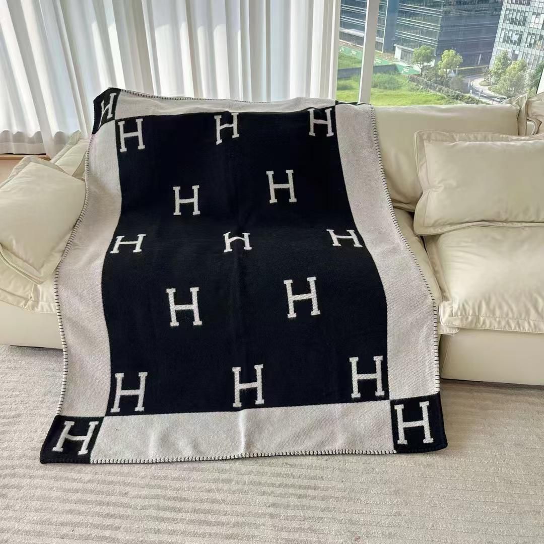 Hermes Pillow & Blanket Set - Aone Brands Dubai