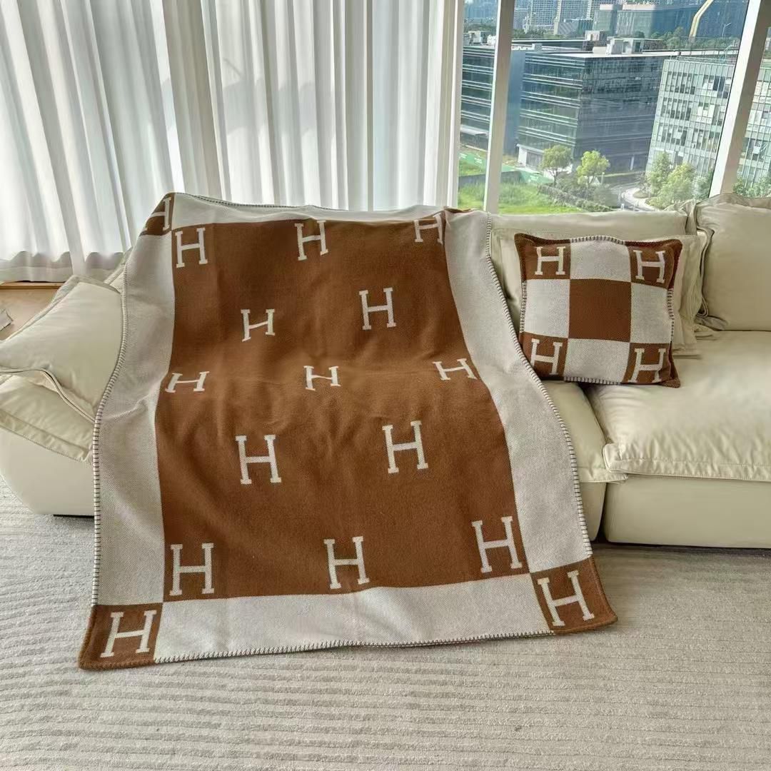 Hermes Pillow & Blanket Set - Aone Brands Dubai