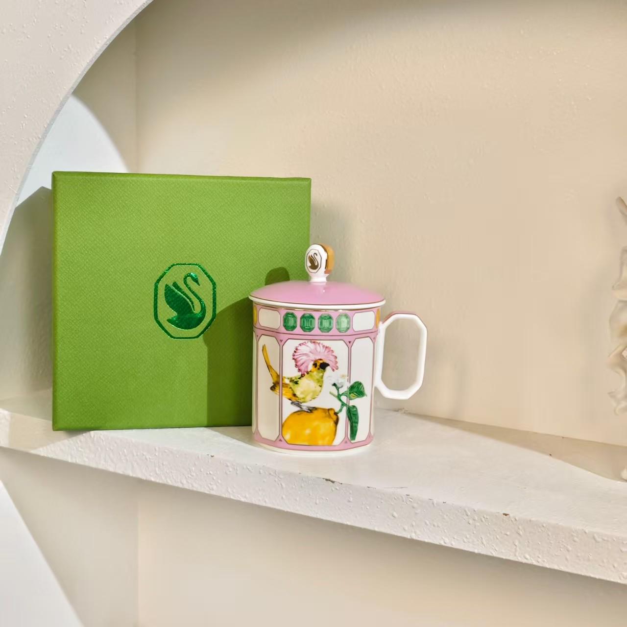 Mug With Lid - Aone Brands Dubai