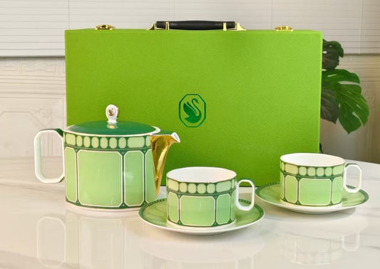 Luxury Cup & Kettle Set