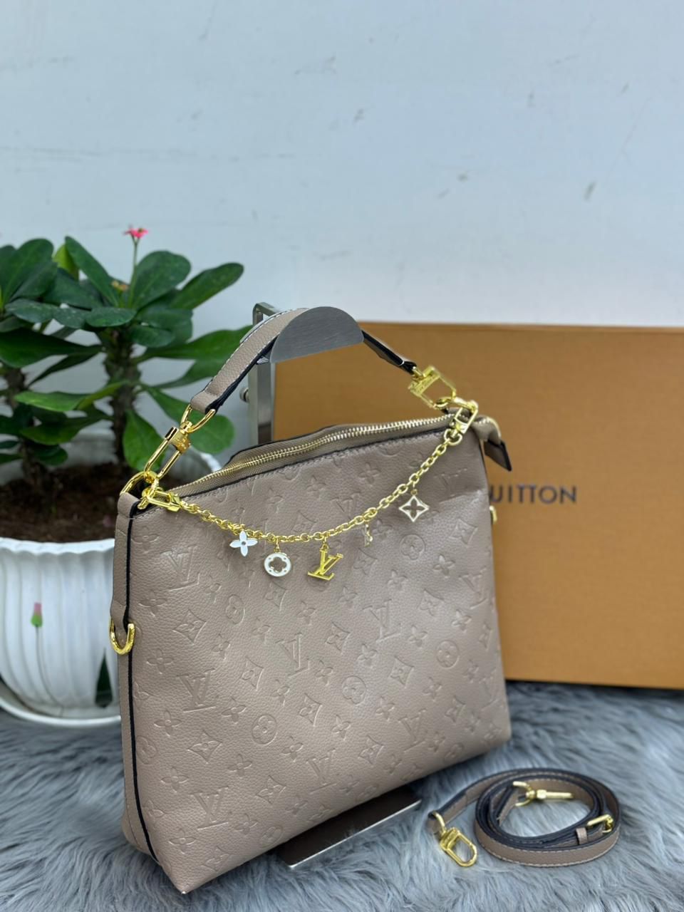 Lovis Vutton Women's Bags - Aone Brands Dubai