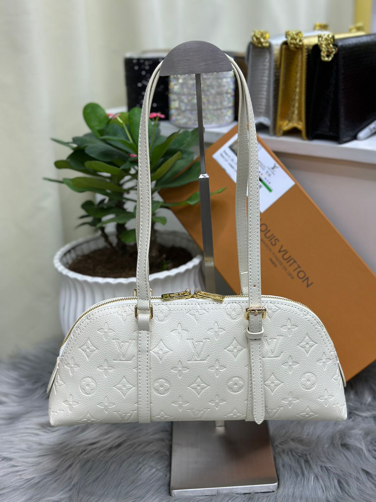 Lovis Vutton Women's Bags - Aone Brands Dubai