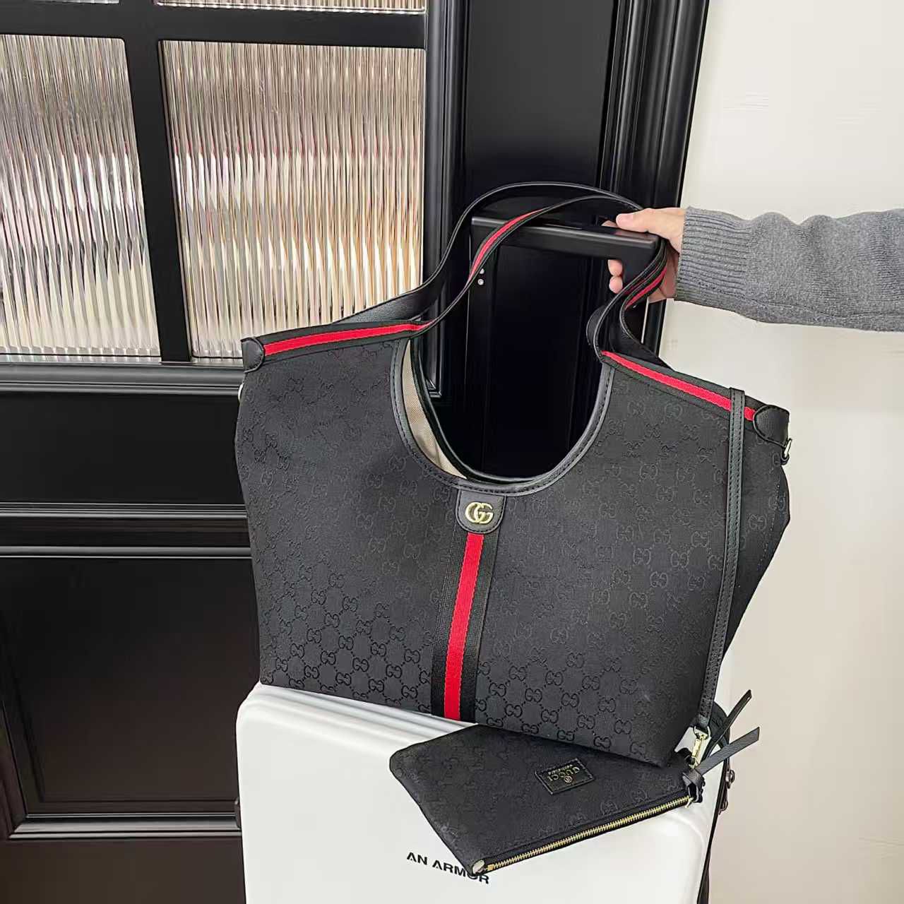 Gucci Women's Bag - Aone Brands Dubai