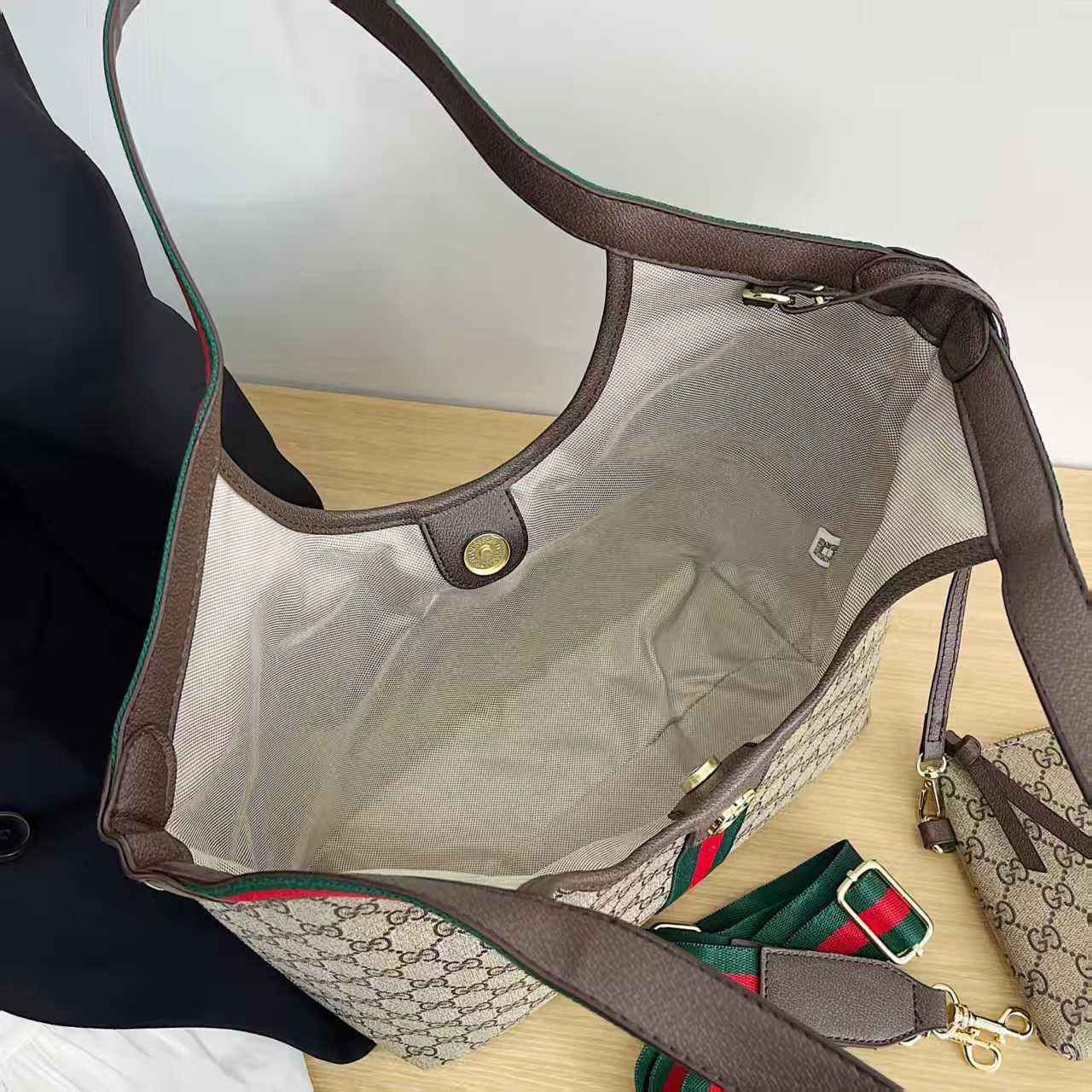 Gucci Women's Bag - Aone Brands Dubai