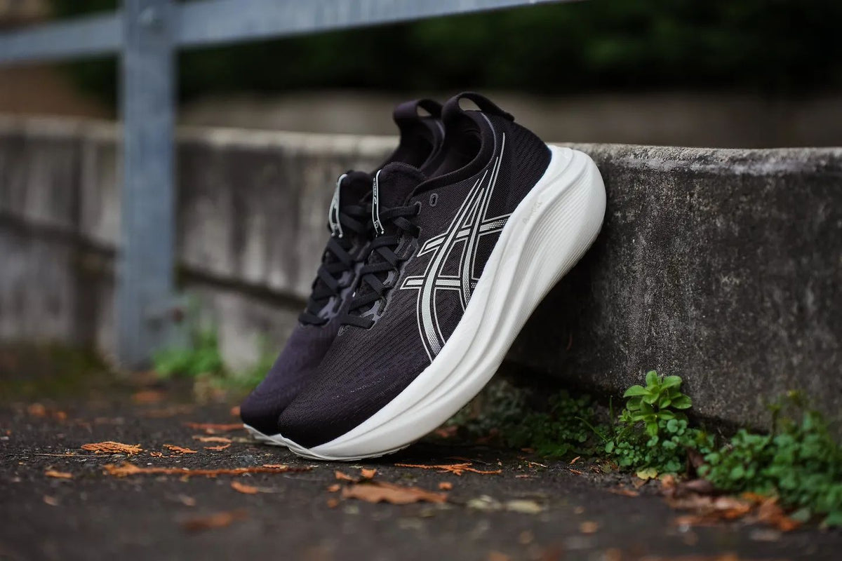 ASICS GLIDERIDE MAX men’s cushioned road-running shoes