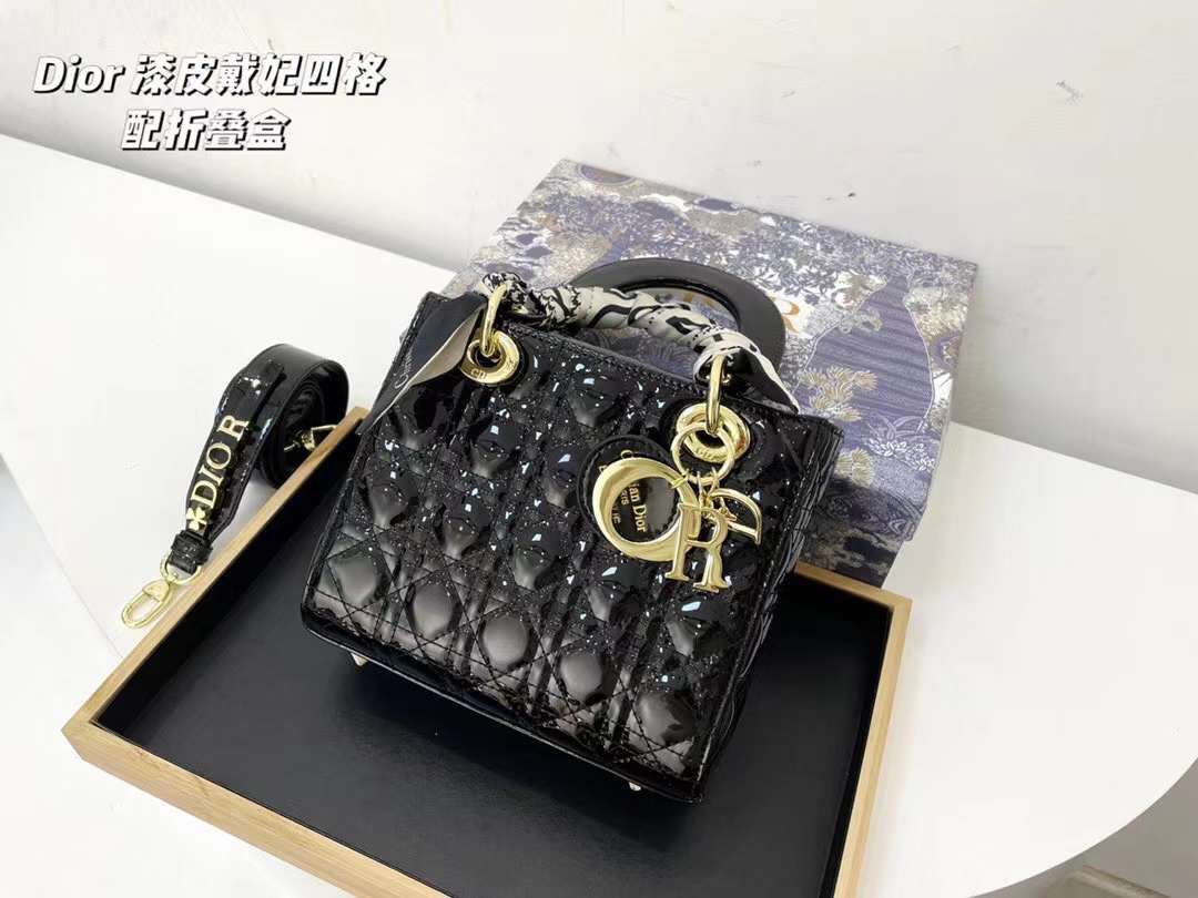 Dior Women Bags