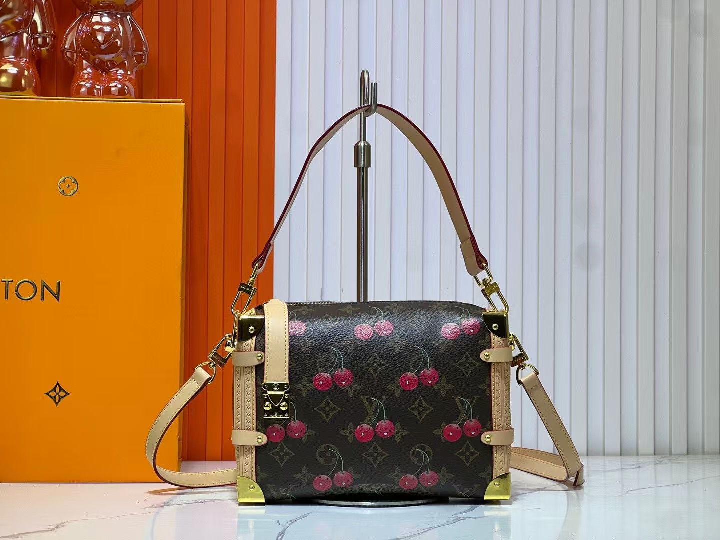 Louis Vuitton Women's Bag
