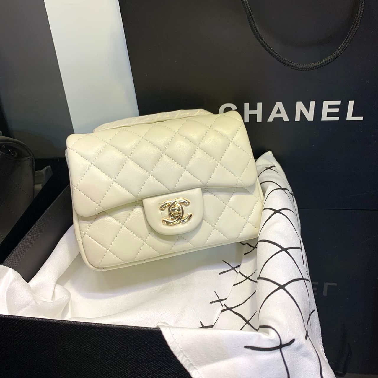 CHANEL Caviar Quilted Mini Rectangular Flap Burgundy