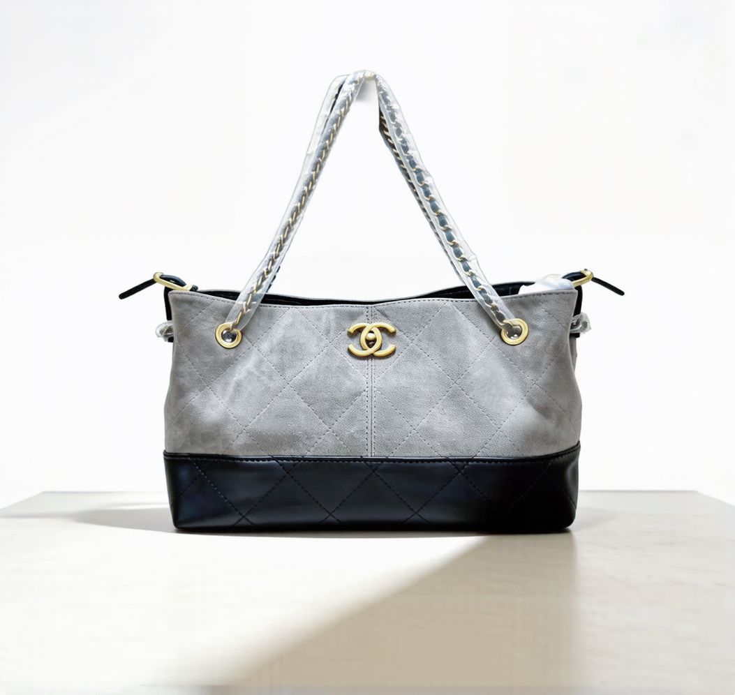  Quilted pink Chanel women's handbag