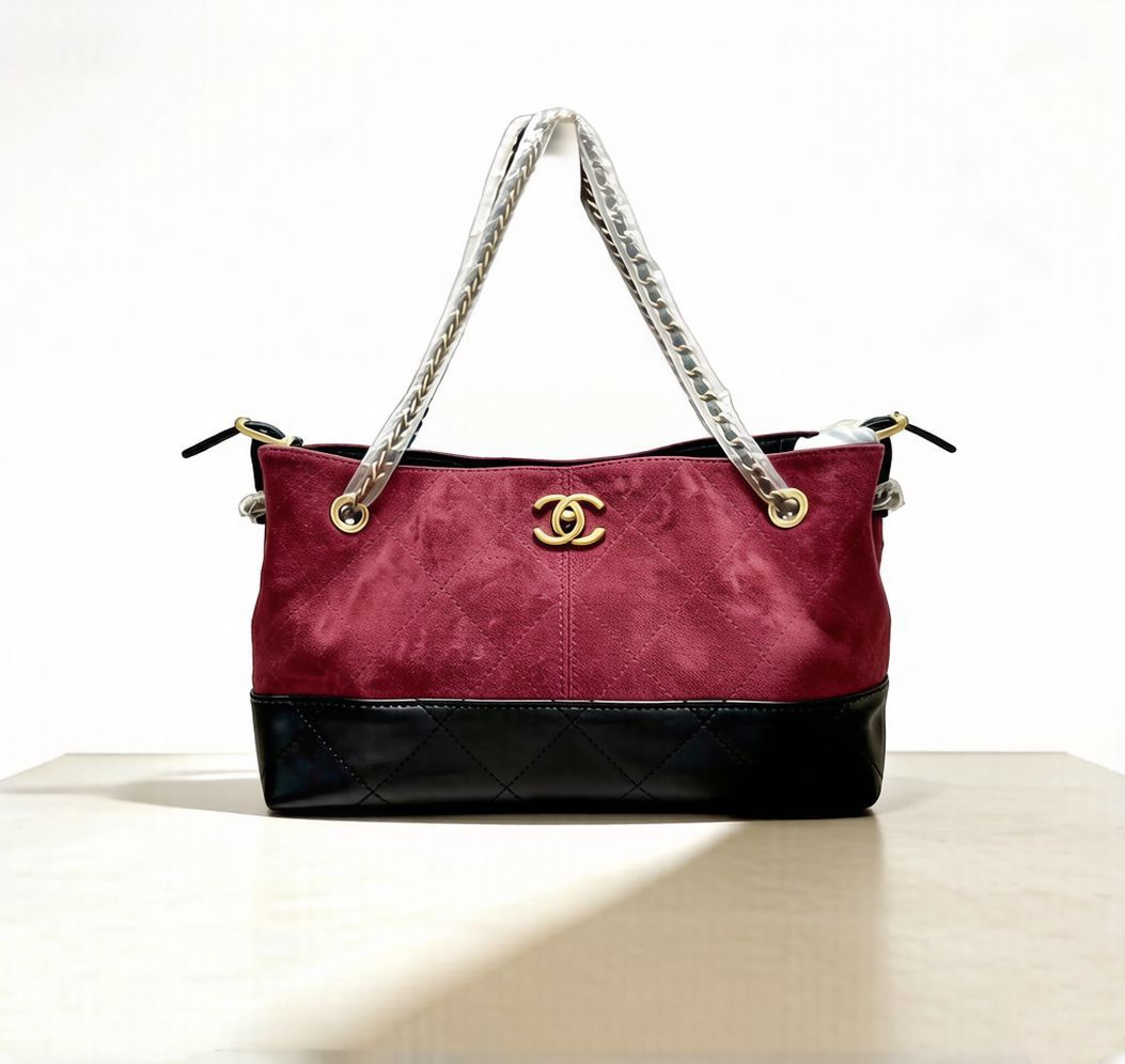 chanel-red-shoulder-bag