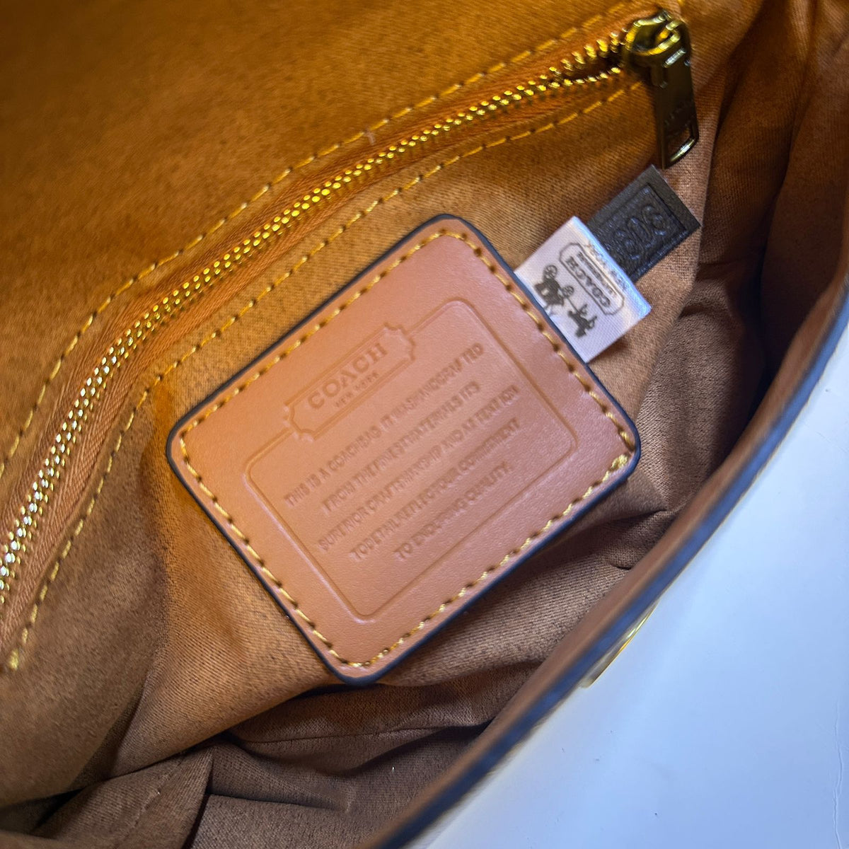 coach-shoulder-handbag-interior-detail-aone-03