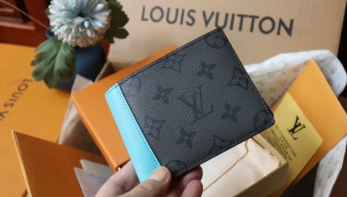 lovis Vuitton men's wallets