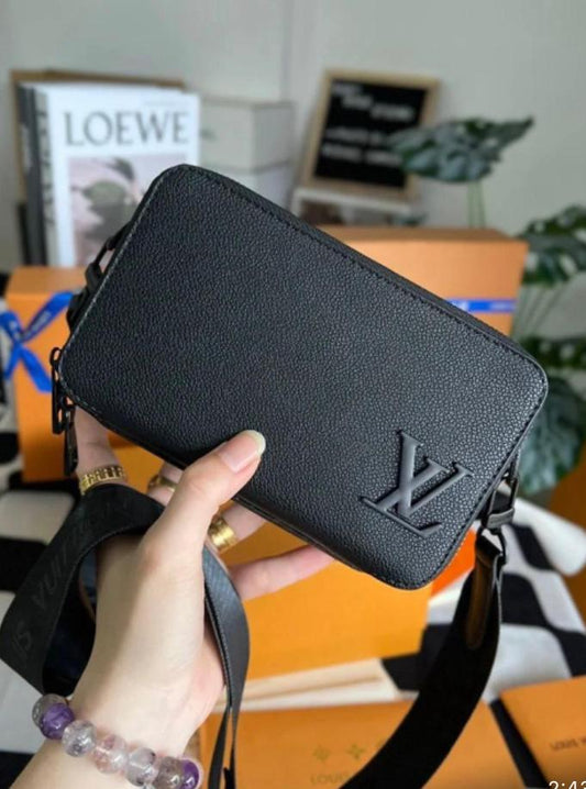 Louis Vuitton Men's Bag