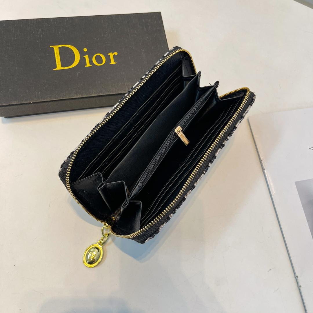 Interior view of Dior women’s zip wallet in UAE