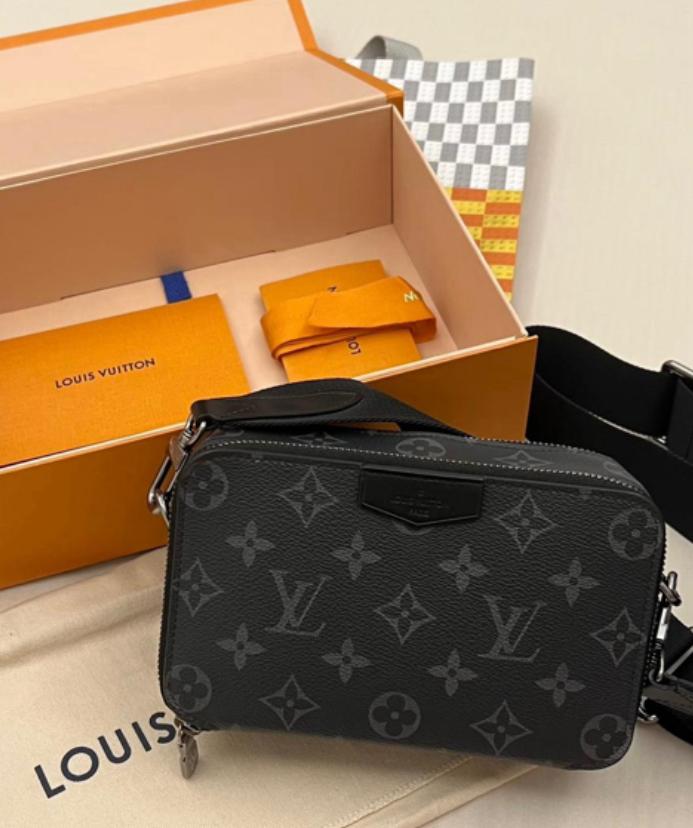 Louis Vuitton Men's Bag