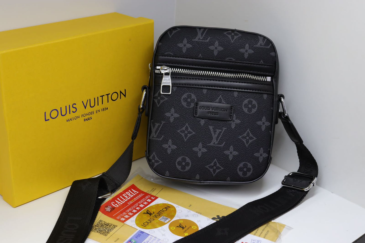 Louis Vuitton Men's Bag