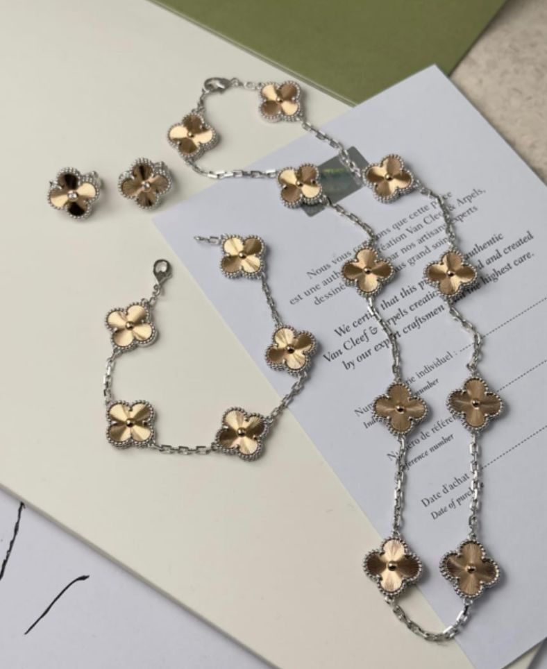 Van Cleef & Arpels Women's jewelry