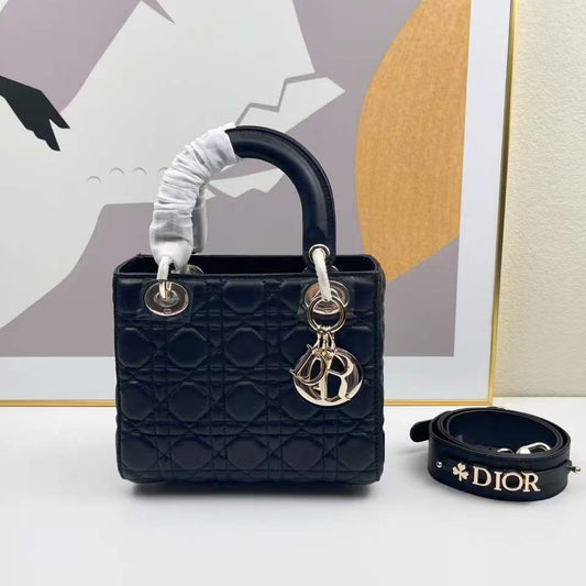 Dior Women Bags