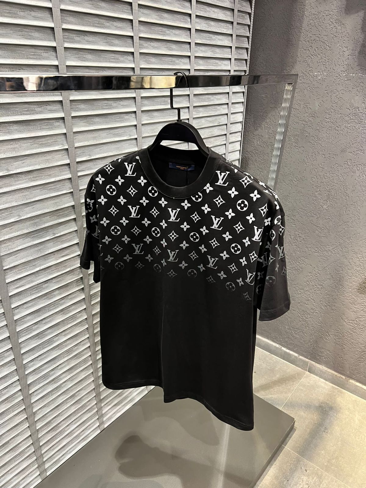 Louis Vuitton Mens T-Shirt