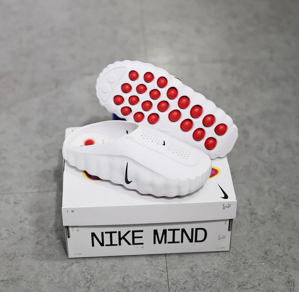 Nike Mind 001 White Speed Red mules outsole view