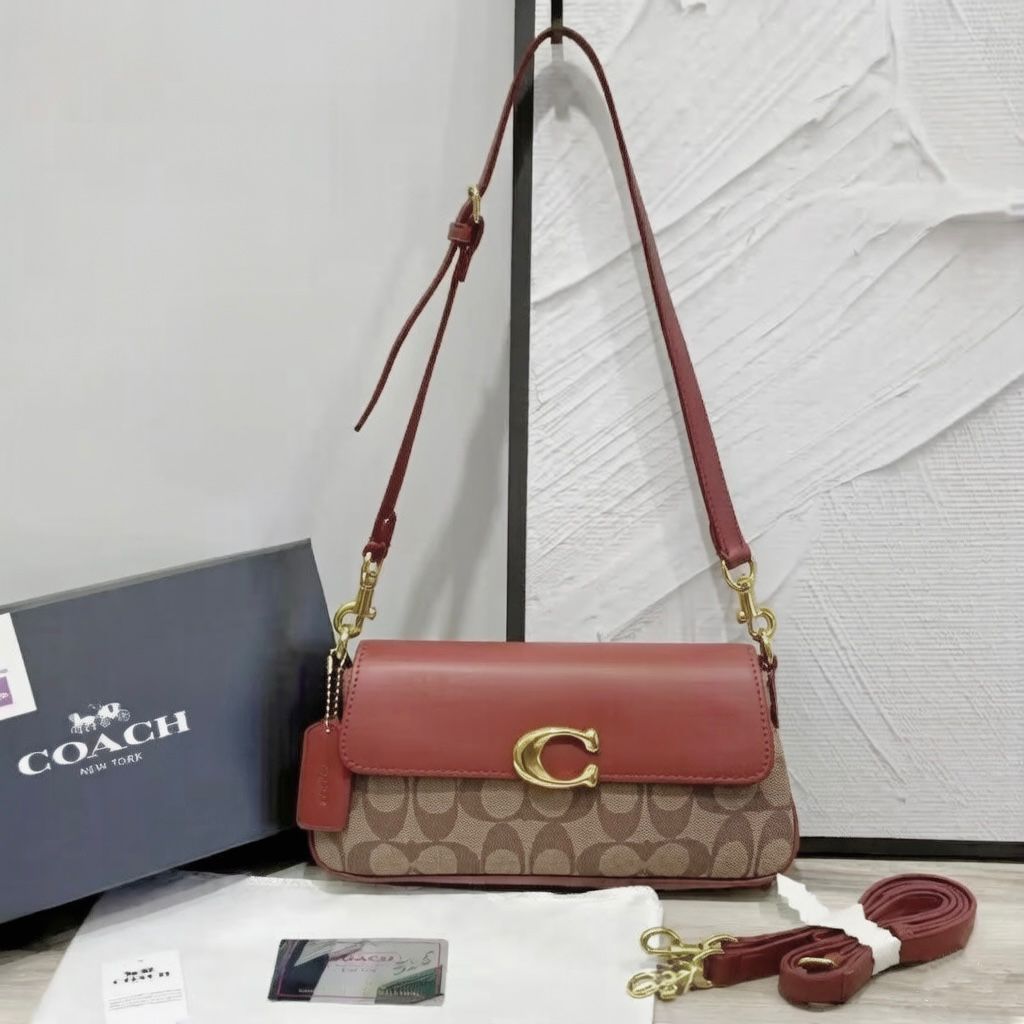 Pink women's crossbody shoulder bag with elegant design