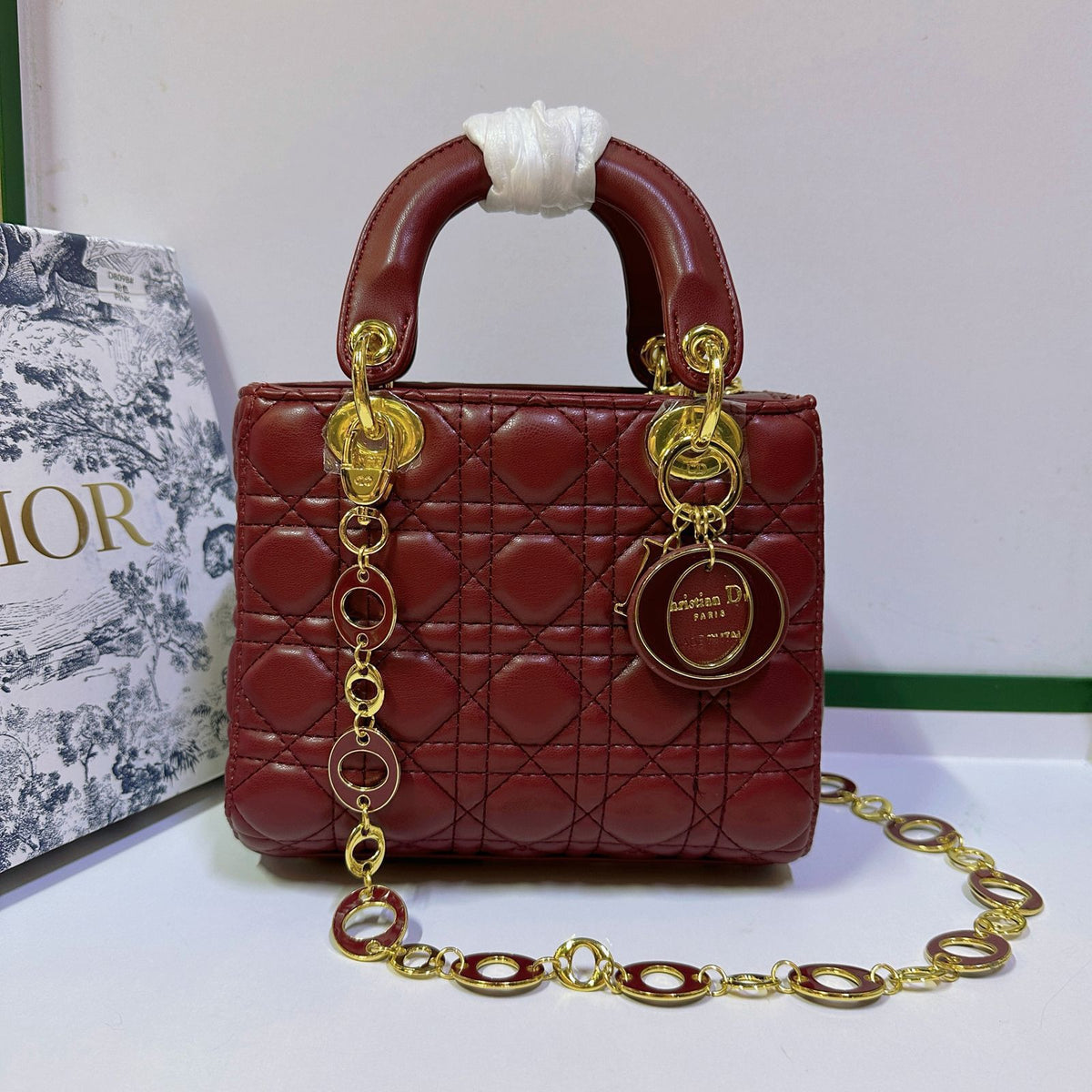 Pink quilted Lady handbag for women's fashion styling
