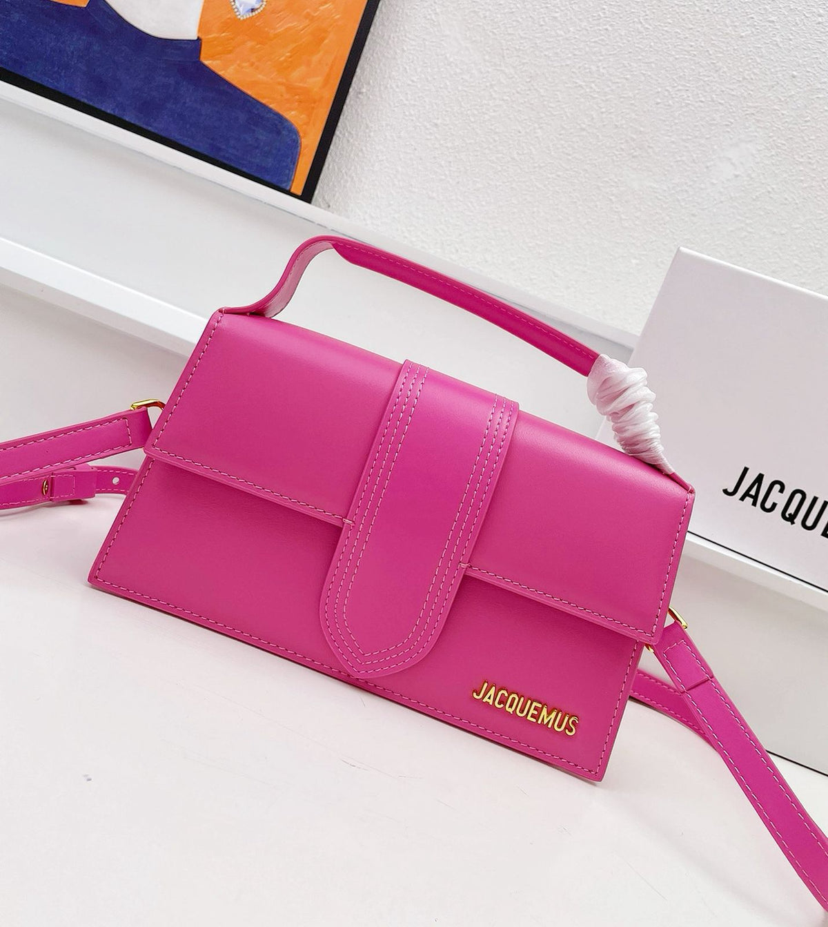 Pink mini shoulder bag with elegant women's fashion style