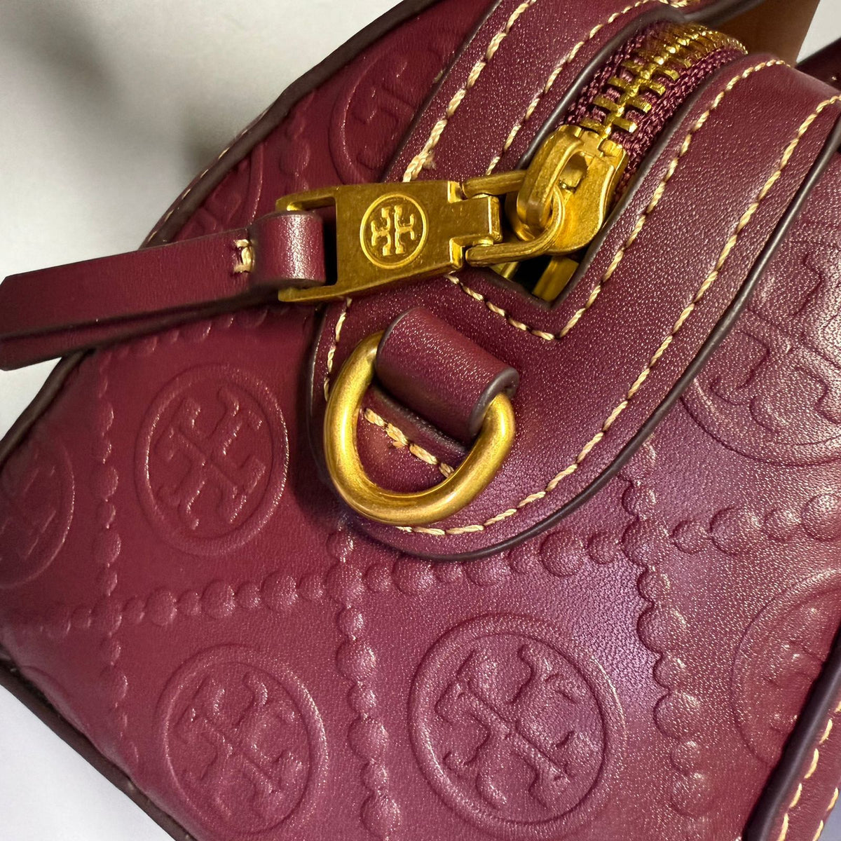 Tory Burch style handbag gold logo and hardware detail